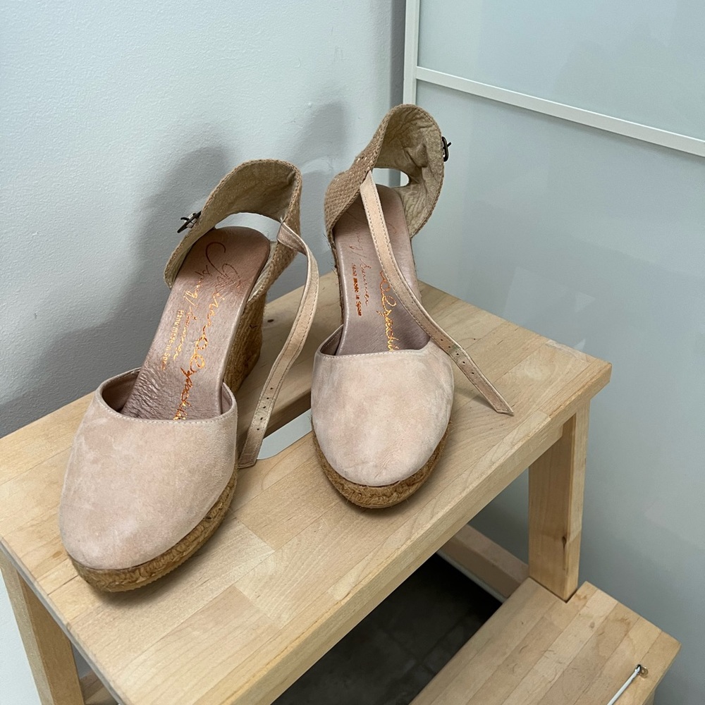 Spanish espadrille shoes cream color with straw heel